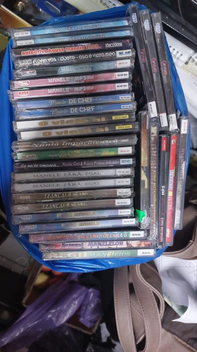 Vând 31 de CD-uri 100 RON/bucată!