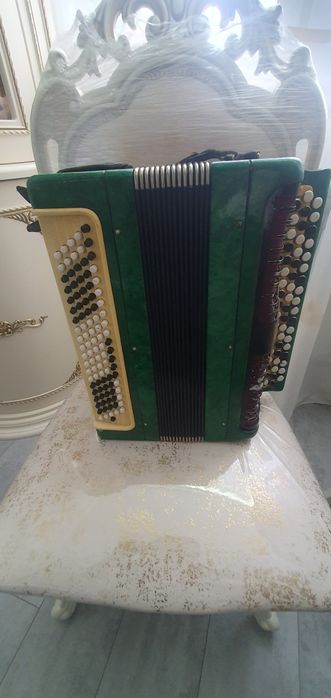 Продам баян  в хорошем состоянии
