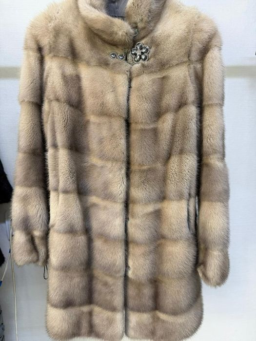 Продам норковую шубу
