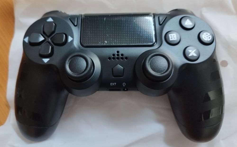 Безжичен геймърски контролер за PS4