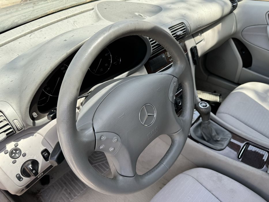 Продавам w203 на части