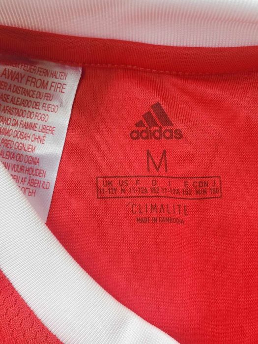 Чисто нова тениска адидас