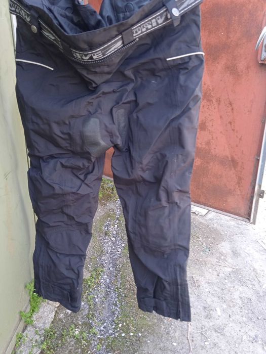 Продавам мото екипировката