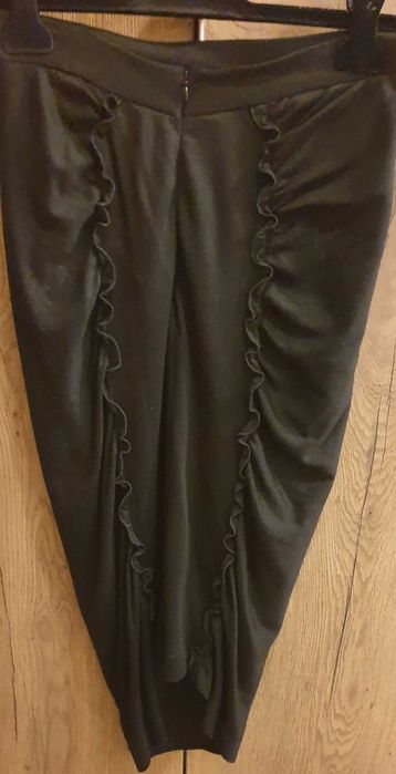 черна пола Moschino cheapandchic