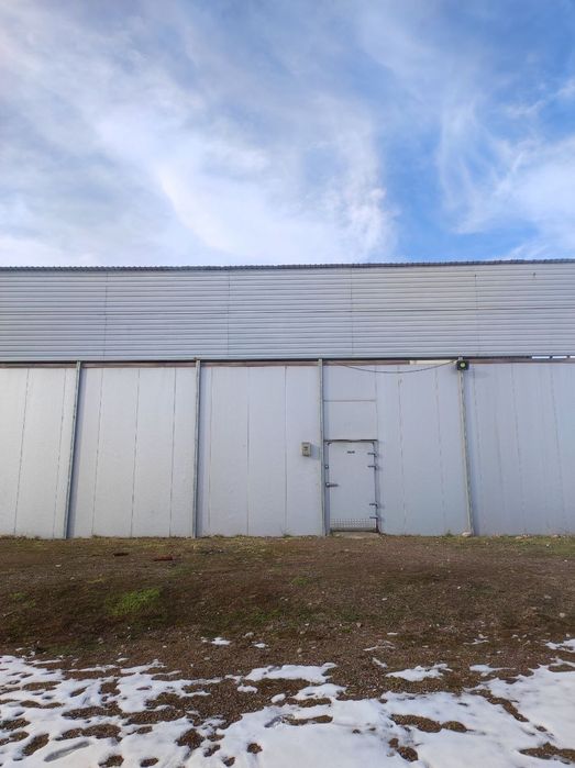 Продается земельный участок 1,25 и 4 готовые холодильные камеры  произ