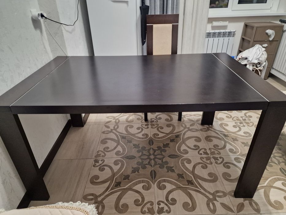 Продам стол со стульями 6шт