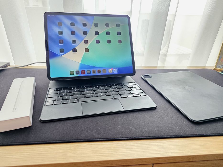 Ipad Pro 12.9 M1, Wifi + Celular, Tastatură + Husa + Pix