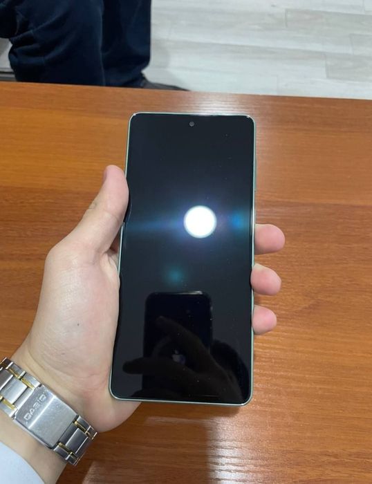 Samsung galaxy A73 5G garantiyasi bor