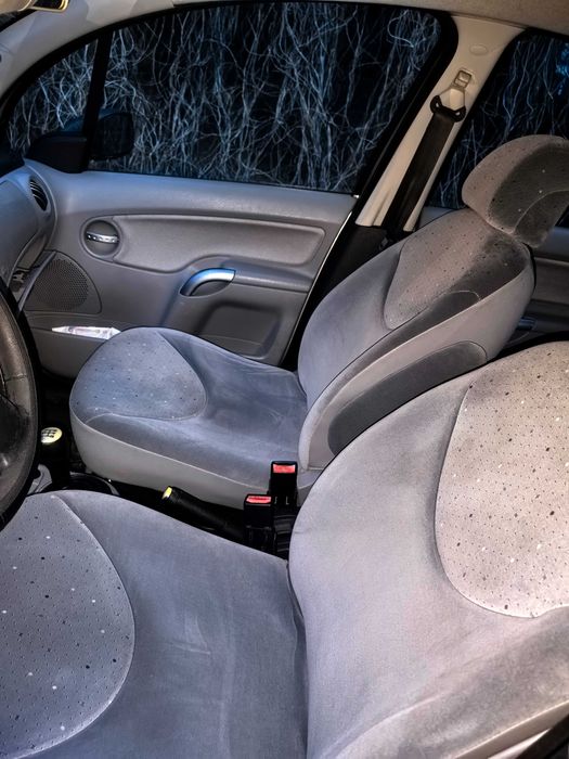 ПРОДАВА се  Citroen C3 1.4 2004г