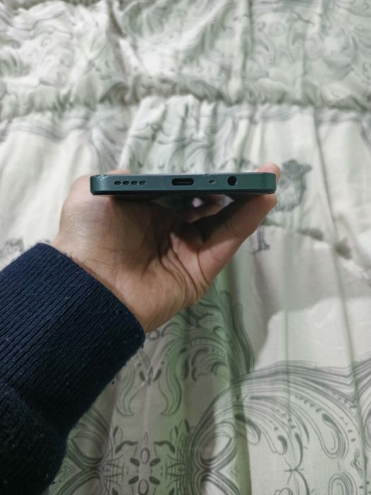 Realme not 60x. Xotira 64/3+2. Aybi burchagida katilgan joyi bor.