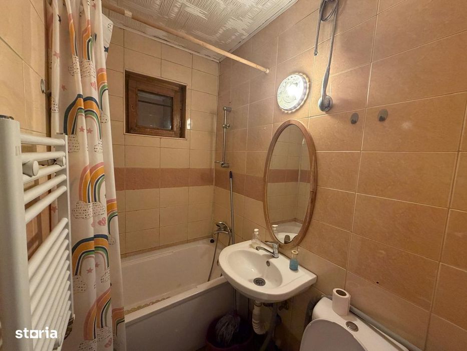 Apartament de inchiriat Vitrometan, etaj 2, PRET: 300 EURO/LUNA