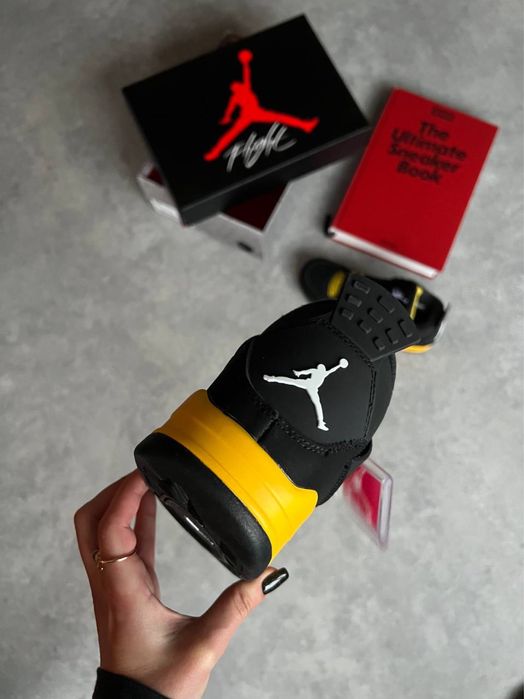 Air Jordan 4 Retro “Yellow Thunder”