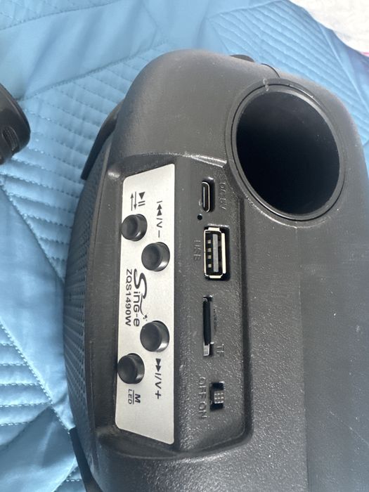 Колонка с микрофоном