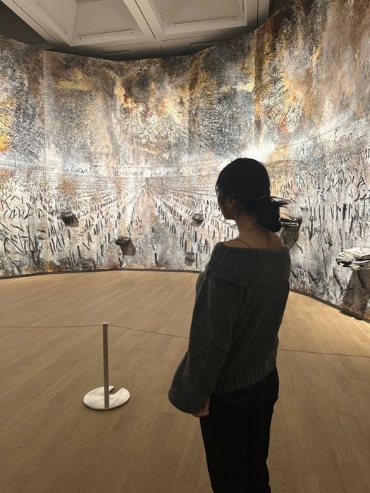 Кофта с открытыми плечами