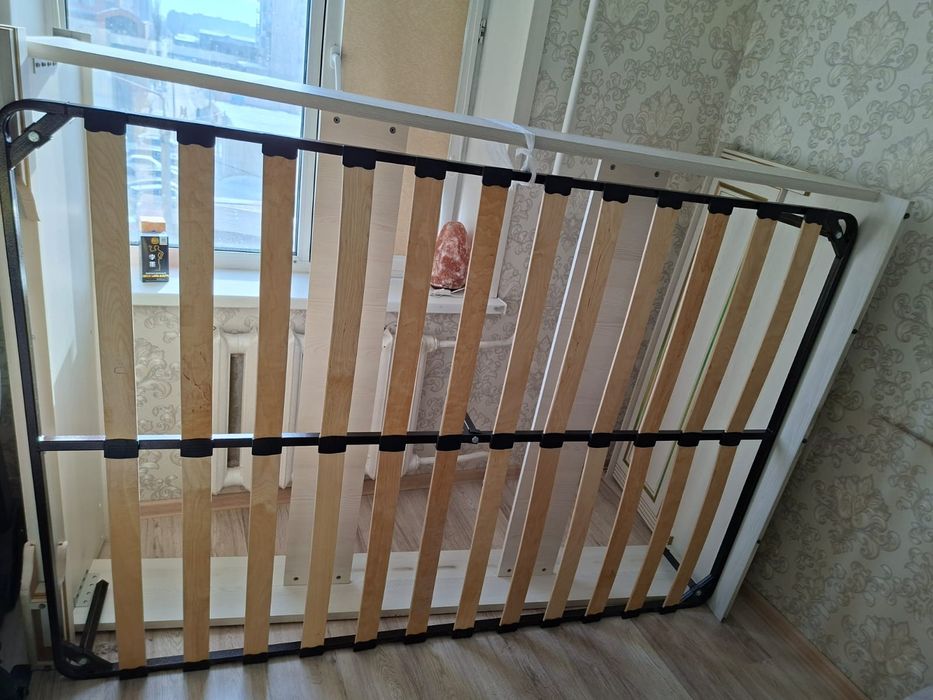 Кровать двухспальная без матраса