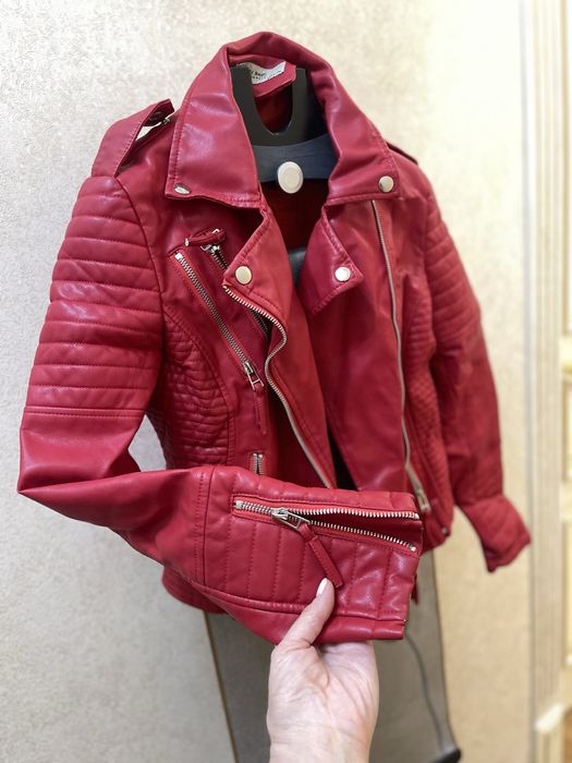 Стильная Куртка, в ярком цвете, эко кожа