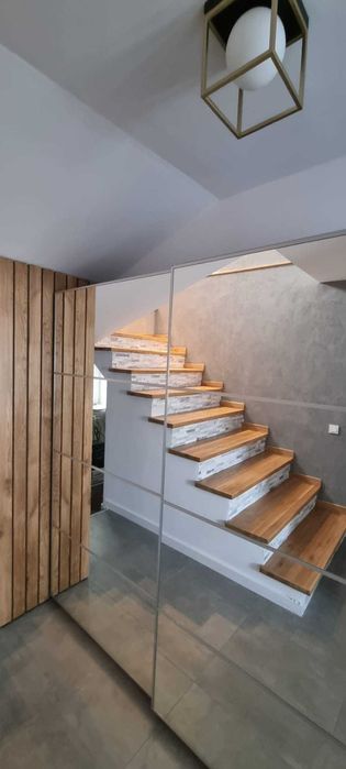 Trepte, contratrepte, balustrade lemn masiv