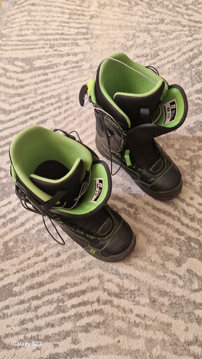 Продам сноуборд комплект