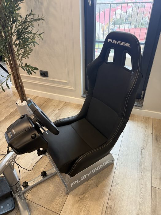 Set Racing Complet - Scaun gaming PLAYSEAT Cockpit Ev + Volan LOGITECH
