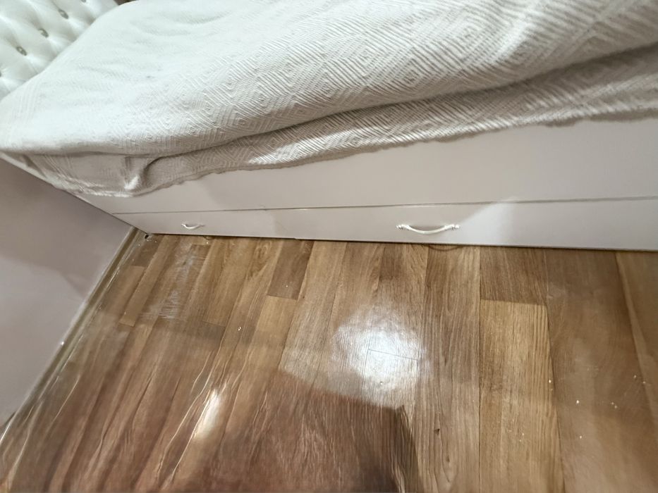 Продам мебель гарнитур спальний