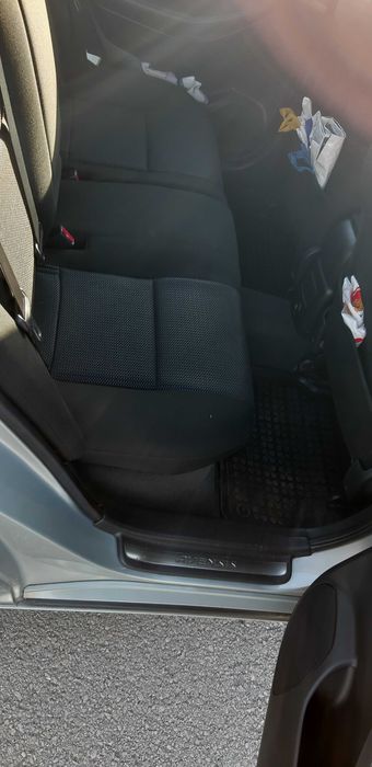 Продавам Тойота Авенсис