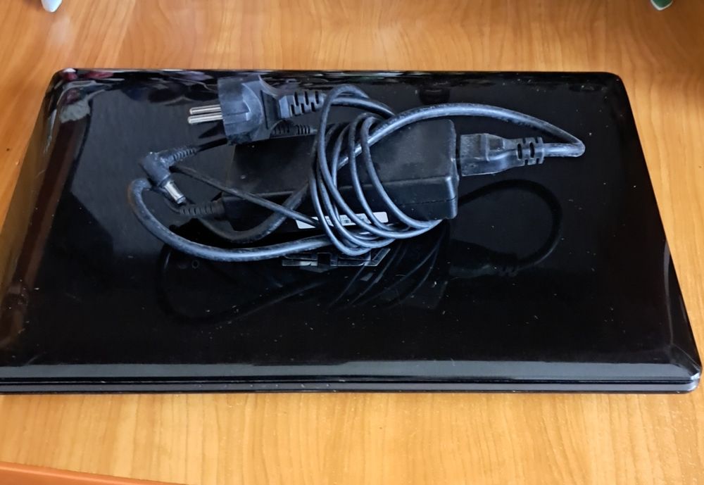 Laptop ASUS K52J cu defecte