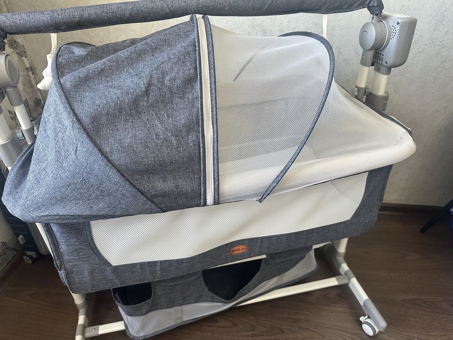 Манеж кровать для детей от 0 до 2х лет.