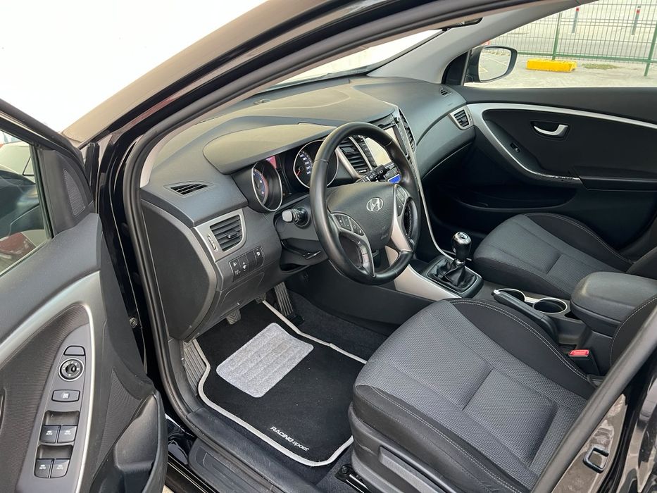 Hyundai I30/ 2015 /Panorama/Navi/Camera/
