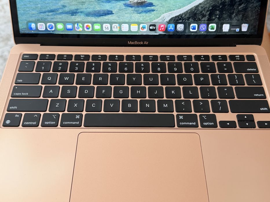 MacBook Air (M1, 2020 г.) Злотен 256gb