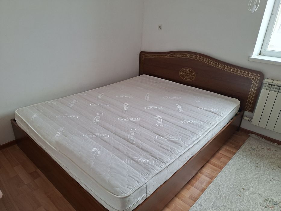 Спальный кровать