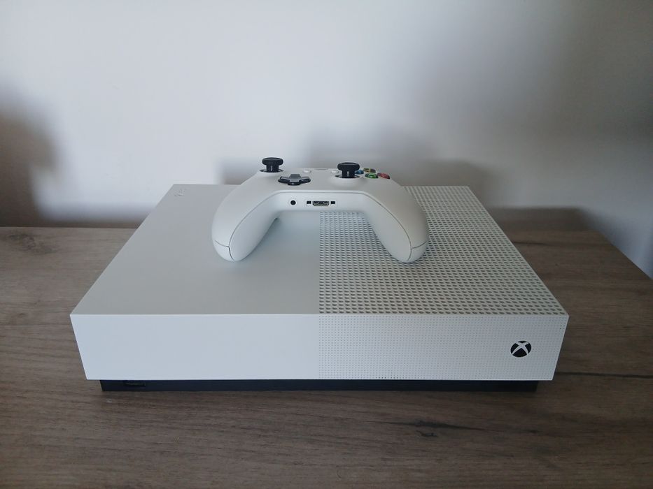 Vănd Consolă Xbox One S 1 TB