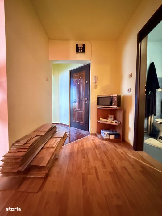 Apartament 3 camere, decomandat, etaj 10, bloc cu lift - Complexul Stu