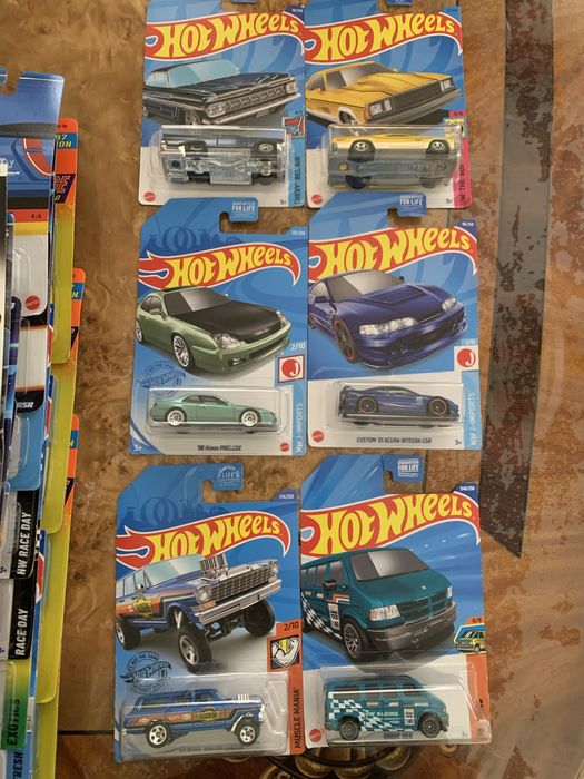 Масштабные модели автомобилей 1:64 hot wheels