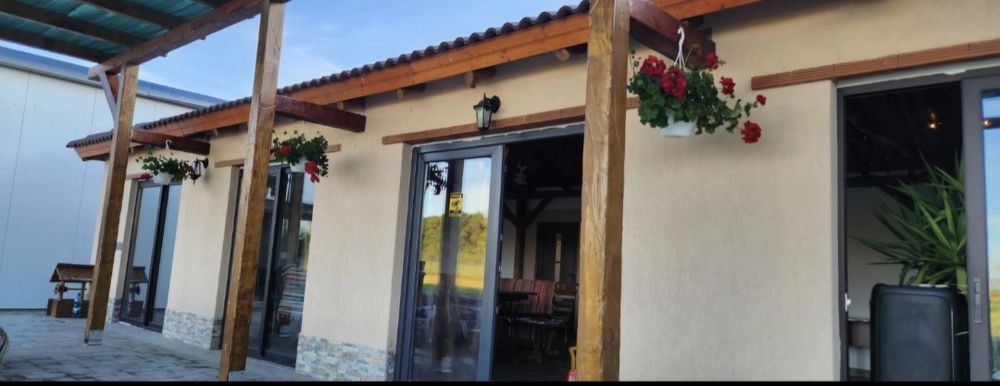 Salon  chefuri   24 ore, - spatiu de inchiriat(loc de joacă pentru copii),pentru evenimente/majorate/mici botezuri/atv/tobogan gonflabil