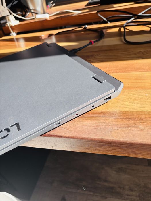 Laptop Gaming Lenovo LOQ 15IRX9