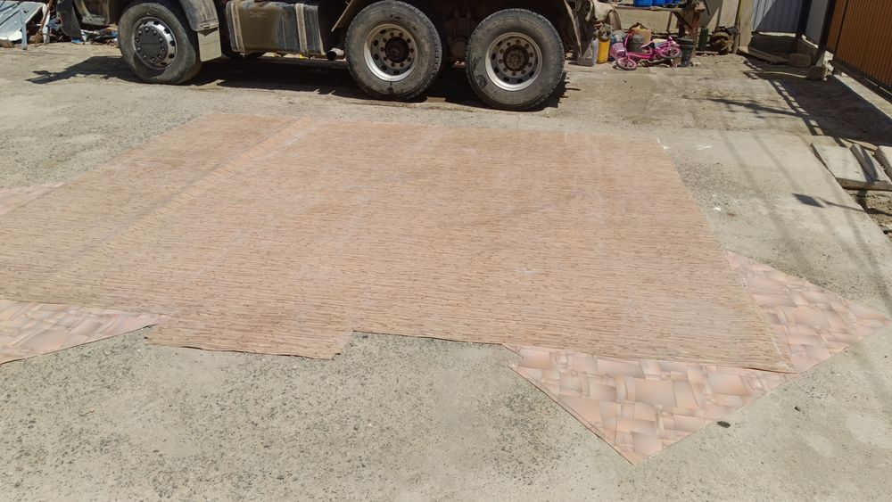 Продам ленолиум в отличном состоянии