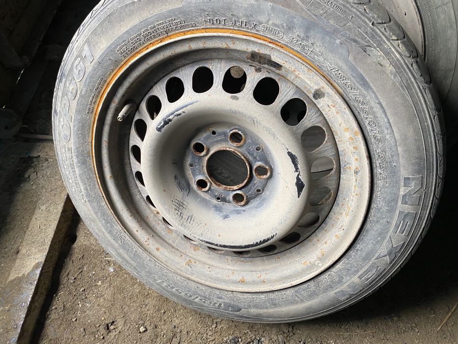 Продам шины с дисками R15 стояло на Шкоде актавия