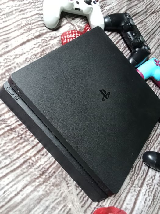 PlayStation 4 cu 12 jocuri