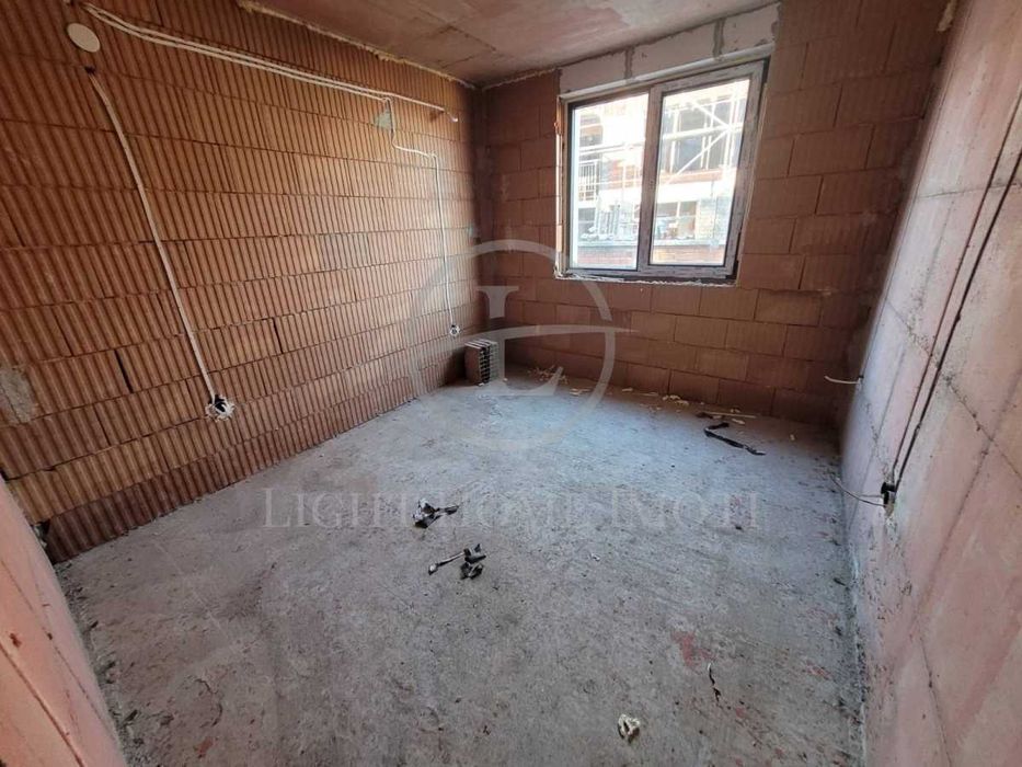 Продава се Тристаен апартамент в Пловдив, Кючук Париж - 92 кв.м за 1166 €/кв.м - Снимка #3