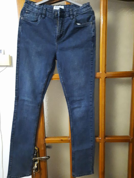 Lot 5 perechi de blugi și o pereche pantaloni de trening