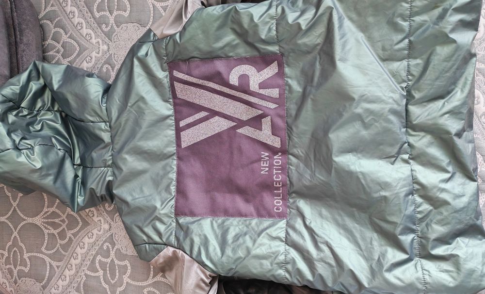 Продаю куртку для девочки