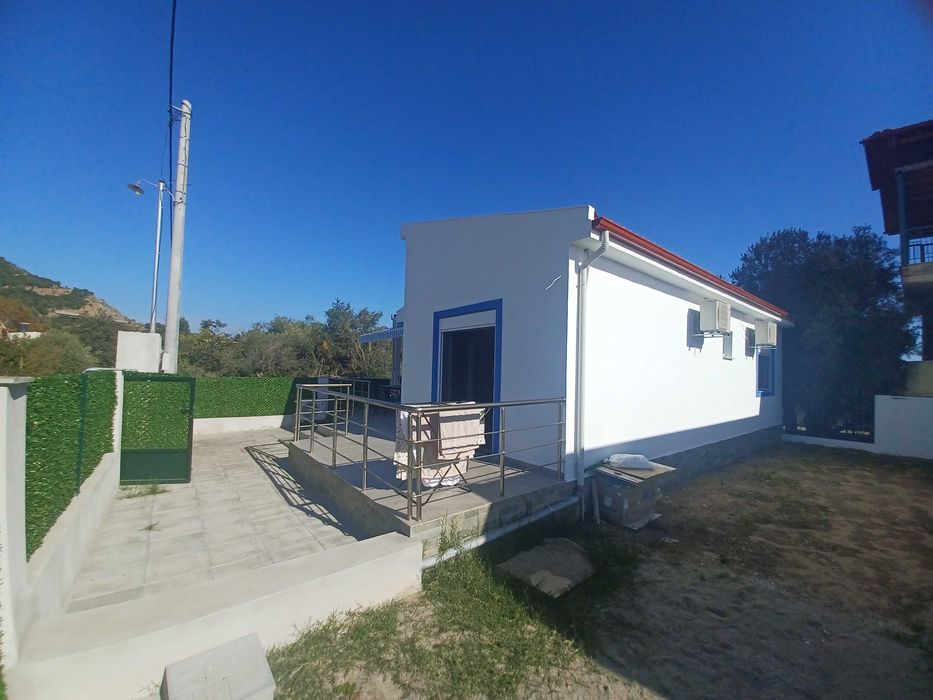 Продава къща до морето 70 м2 с двор 180 м2, Неа Кердилия, Гърция