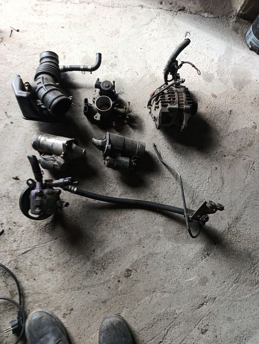 Продам запчасти на Ниссан