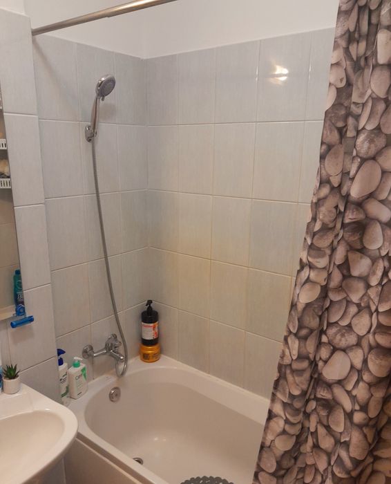 Inchiriez Apartament