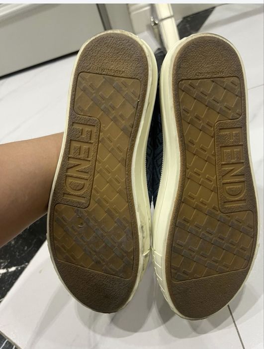 Продам кеды Fendi