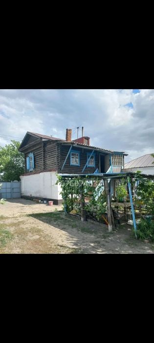 Продам два дома на одном участке