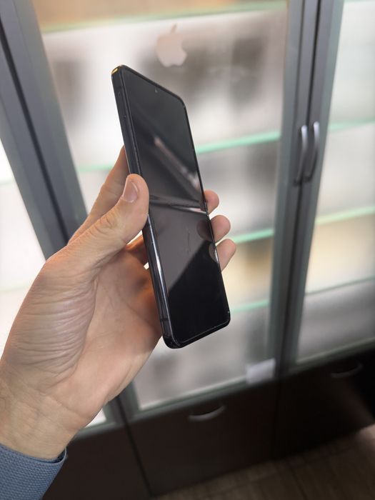 Vand Samsung Z Flip 4 black