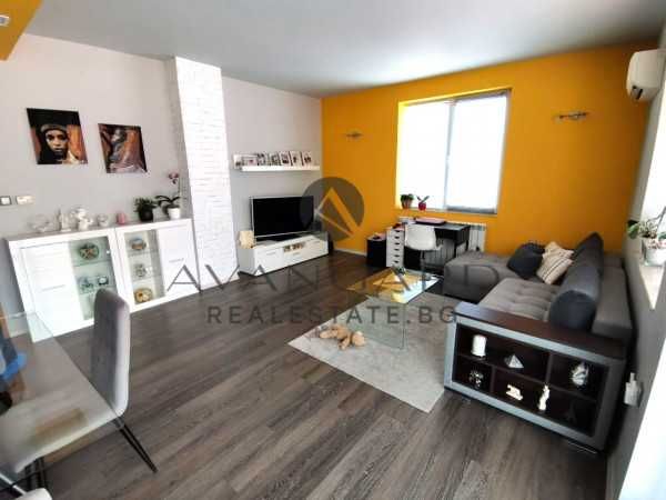 Продава се Тристаен апартамент в Пловдив, Център - 103 кв.м за 2428 €/кв.м - Снимка #1