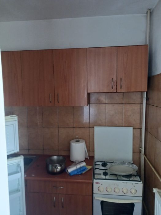 Inchiriez  garsoniera in Oradea zona Dacia