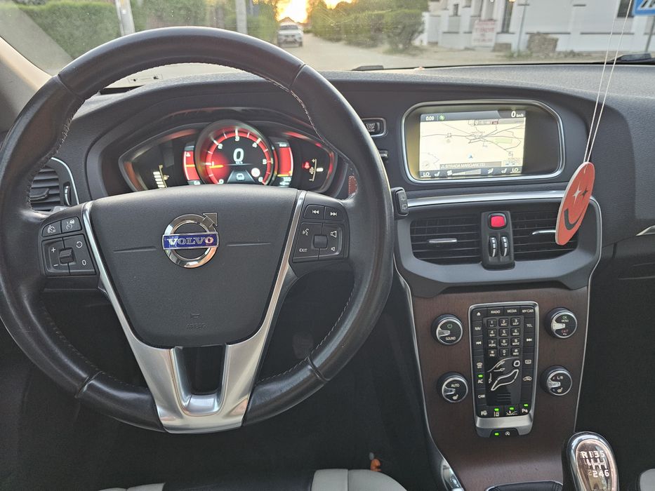 Volvo V40 cross country